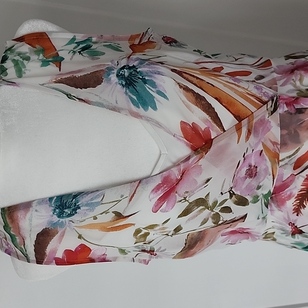 Calvin Klein, Gorgeous Floral Sleeveless Maxi Dress, Size 8 - Picture 2 of 6